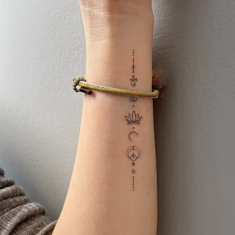 TATUAJE DELINEADO FLOR DE LOTO