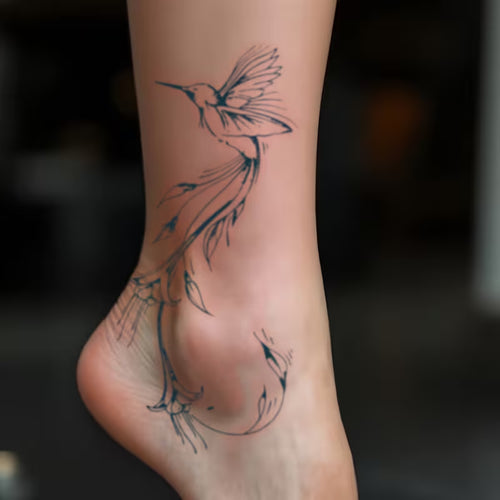 TATUAJE COLIBRI Y TRAZO DE FLOR